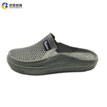 2017 cheap wholesale plastic hole slipper shoes for men